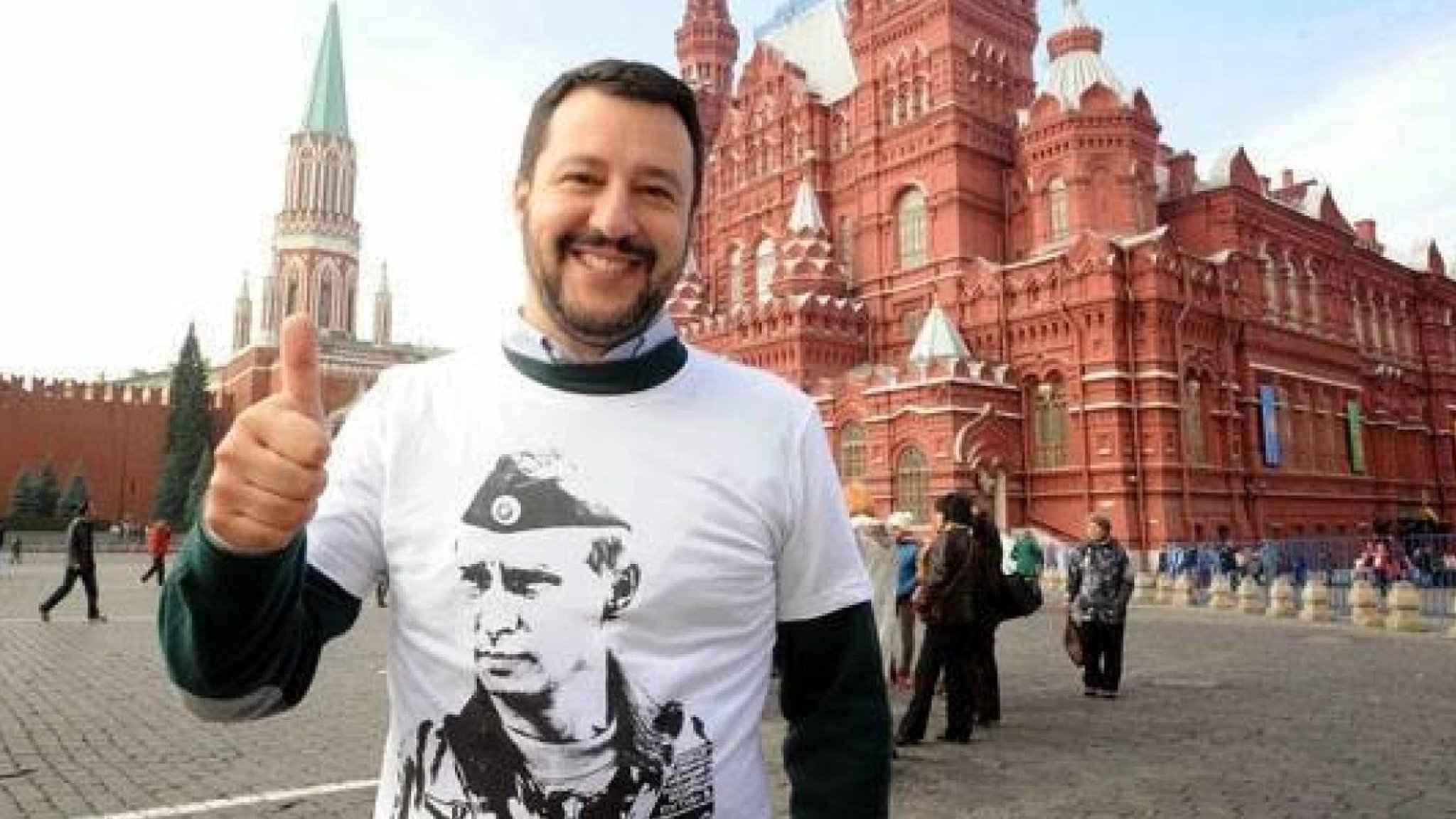 di Alessandro Campi
Come era prevedibile, non è solo l’opposizione a premere su Salvini perché chiarisca la vera natura dei suoi rapporti con Gianluca Savoini, e attraverso quest’ultimo e la sua rete associativa con la Russia putinista. Anche il M5S sta cercando di sfruttare a proprio vantaggio l’intera vicenda, vista come una riedizione in grande stile del caso Siri: il sottosegretario leghista alle infrastrutture revocato nei mesi scorsi dal suo incarico per un’accusa di corruzione.